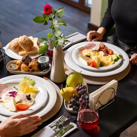 Hotell Valedor Boutique & 4*