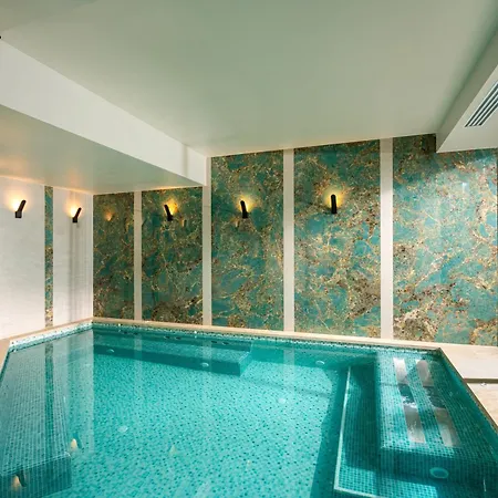 Valedor Boutique & Hotell 4*
