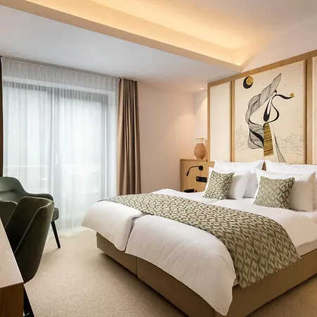 Valedor Boutique & Hotell 4*